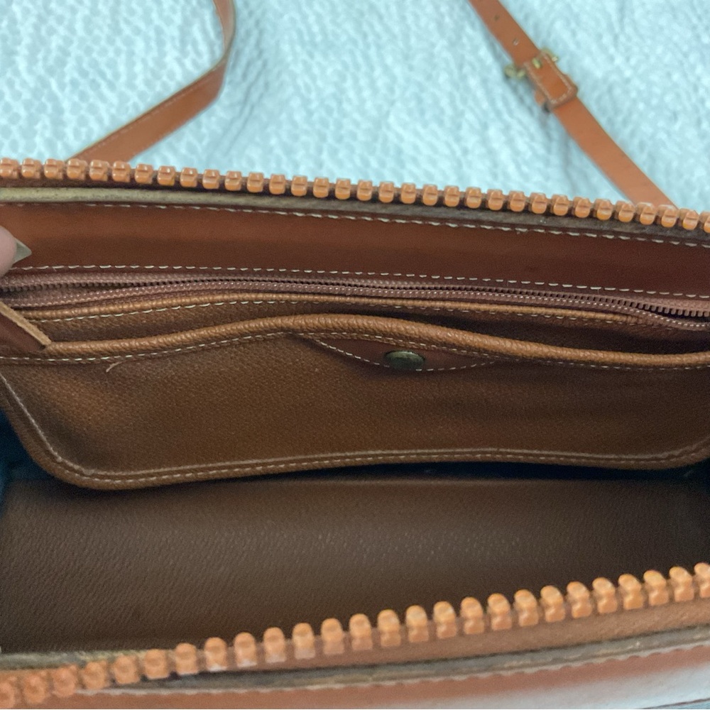 Vintage Dooney & Bourke Black & Tan  Crossbody Bag - Picture 11 of 12